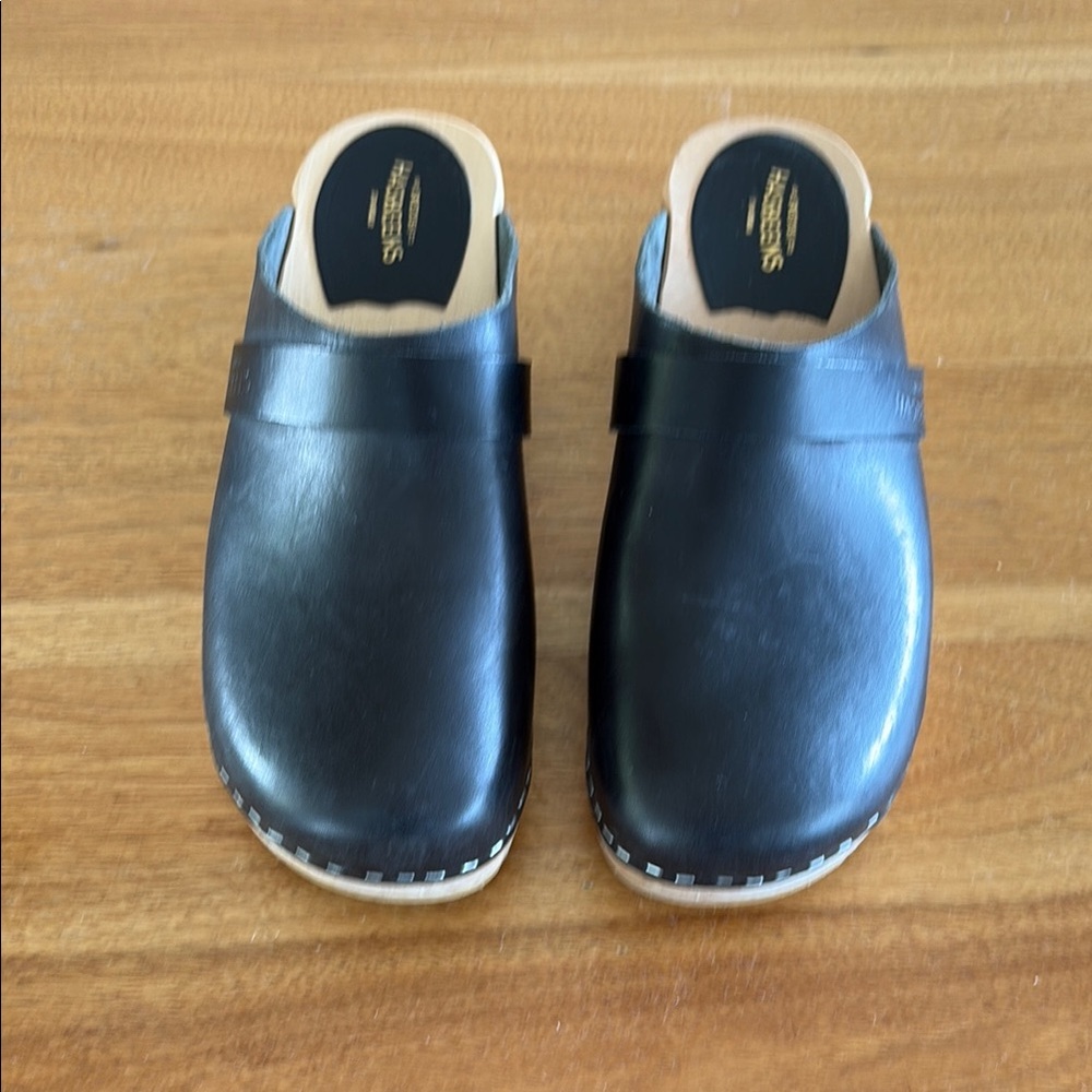 Swedish Hasbeens Black Leather Clogs Slip-On (never been worn)